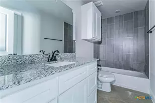 395 W Avenue J, Belton, TX 76513 - Photo 13