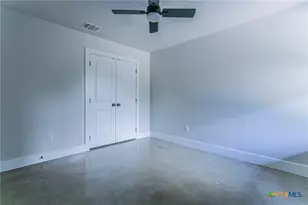 395 W Avenue J, Belton, TX 76513 - Photo 21