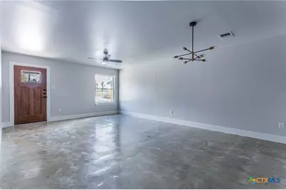 395 W Avenue J, Belton, TX 76513 - Photo 7