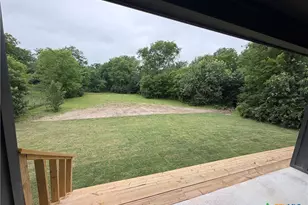 395 W Avenue J, Belton, TX 76513 - Photo 5