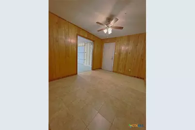 786 S Castell Avenue #F, New Braunfels, TX 78130 - Photo 5