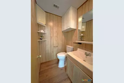 786 S Castell Avenue #F, New Braunfels, TX 78130 - Photo 9