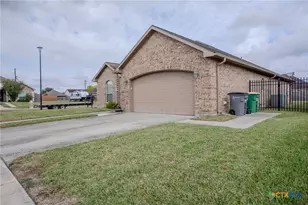 102 Luke Ct, Victoria, TX 77904 - Photo 3