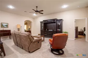 102 Luke Ct, Victoria, TX 77904 - Photo 9