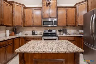 102 Luke Ct, Victoria, TX 77904 - Photo 13