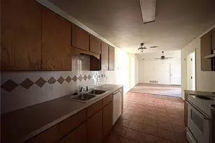 1002 W Avenue B, Copperas Cove, TX 76522 - Photo 3