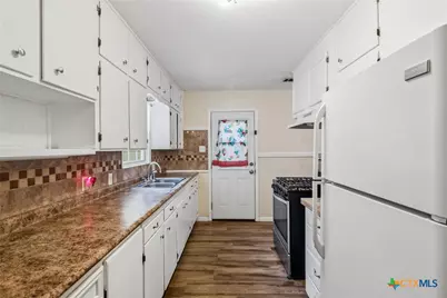 1507 E Mistletoe Avenue, Victoria, TX 77901 - Photo 5