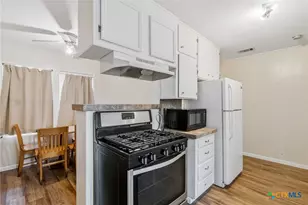 1507 E Mistletoe Ave, Victoria, TX 77901 - Photo 9