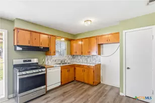 4606 Evergreen St, Victoria, TX 77904 - Photo 9