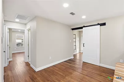127 Roosevelt Drive, Seguin, TX 78155 - Photo 13