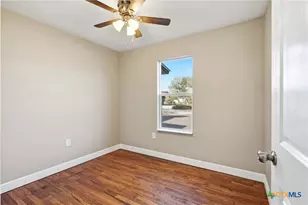 127 Roosevelt Dr, Seguin, TX 78155 - Photo 41