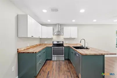 127 Roosevelt Drive, Seguin, TX 78155 - Photo 37