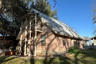 882 Buerger Ln, Seguin, TX 78155 - Photo 3