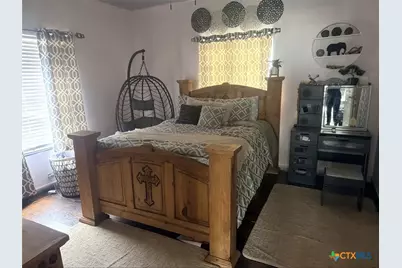 202 Clark Street, Yoakum, TX 77995 - Photo 11