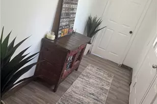 202 Clark St, Yoakum, TX 77995 - Photo 5