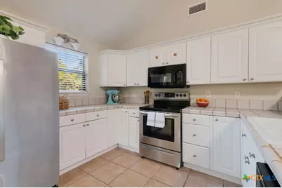 445 Scenic Hills Drive, Canyon Lake, TX 78133 - Photo 9