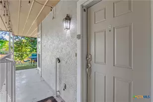 730 E Mather St, New Braunfels, TX 78130 - Photo 5