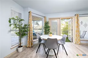 730 E Mather St, New Braunfels, TX 78130 - Photo 9