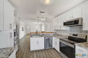 140 Baker Creek Loop, San Marcos, TX 78666 - Photo 11