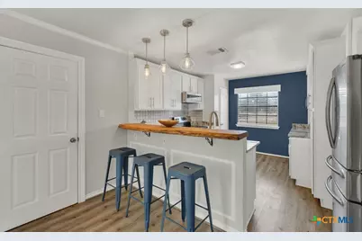 140 Baker Creek Loop, San Marcos, TX 78666 - Photo 9