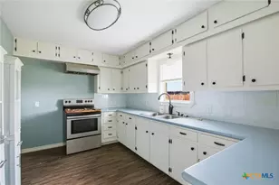 680 E Frontage Rd, Victoria, TX 77905 - Photo 11