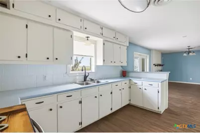 680 E Frontage Road, Victoria, TX 77905 - Photo 5