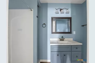 680 E Frontage Road, Victoria, TX 77905 - Photo 9