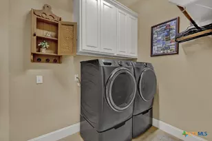 595 Oak Brook Dr, New Braunfels, TX 78132 - Photo 37