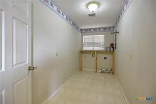 809 Hudson Ln, Eddy, TX 76524 - Photo 17