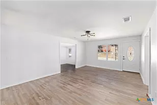 104 E Whitney St, Hamilton, TX 76531 - Photo 17