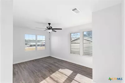104 E Whitney Street, Hamilton, TX 76531 - Photo 3