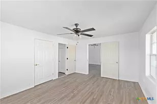 104 E Whitney St, Hamilton, TX 76531 - Photo 9