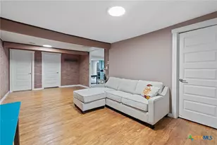 1013 N Colorado St, Lockhart, TX 78644 - Photo 5