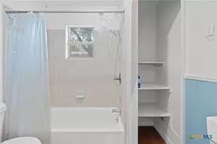 1013 N Colorado St, Lockhart, TX 78644 - Photo 11