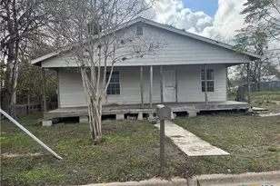 507 King St, Cuero, TX 77954 - Photo 1