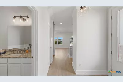 223 Sapphire Drive, New Braunfels, TX 78130 - Photo 3