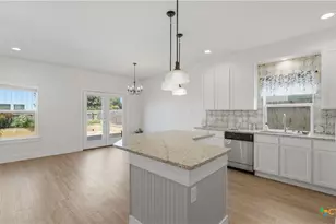 223 Sapphire Dr, New Braunfels, TX 78130 - Photo 7