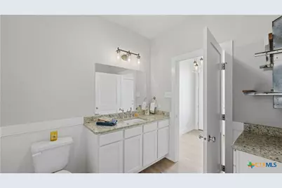 223 Sapphire Drive, New Braunfels, TX 78130 - Photo 5