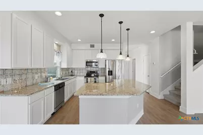 223 Sapphire Drive, New Braunfels, TX 78130 - Photo 9