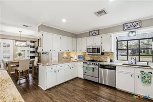 602 Bramble Bush Ln, Victoria, TX 77904 - Photo 15