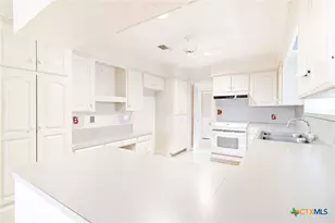 603 Suzanne St, Edna, TX 77957 - Photo 15