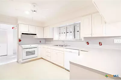 603 Suzanne Street, Edna, TX 77957 - Photo 17