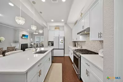 620 N Guenther Avenue, New Braunfels, TX 78130 - Photo 11