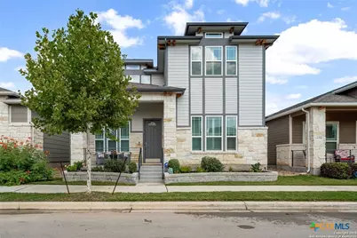 620 N Guenther Avenue, New Braunfels, TX 78130 - Photo 1