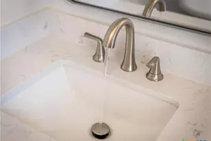 533 W Bridge St, New Braunfels, TX 78130 - Photo 17