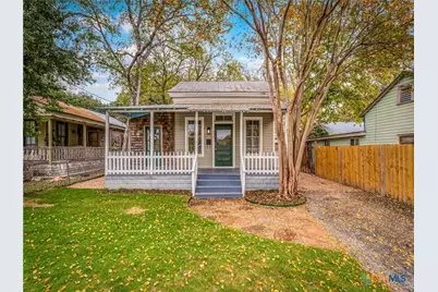 533 W Bridge Street, New Braunfels, TX 78130 - Photo 3