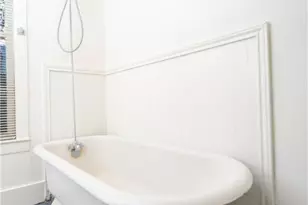 533 W Bridge St, New Braunfels, TX 78130 - Photo 19