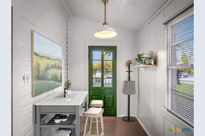 533 W Bridge Street, New Braunfels, TX 78130 - Photo 11