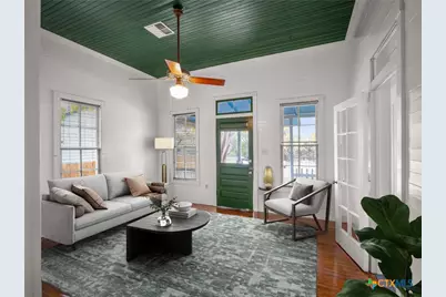 533 W Bridge Street, New Braunfels, TX 78130 - Photo 9