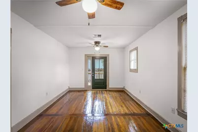 533 W Bridge Street, New Braunfels, TX 78130 - Photo 21